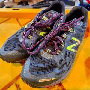 New Balance running shoes, gray, size 8.5